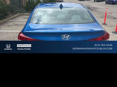 Used 2017 Hyundai Elantra SE w/ Cargo Package image 1