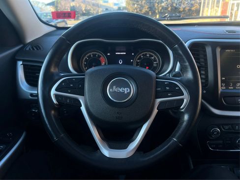 Used 2018 Jeep Cherokee Trailhawk w/ Quick Order Package 27L image 20