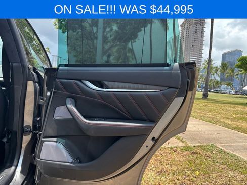 Used 2019 Maserati Levante Trofeo AWD/4WD image 14