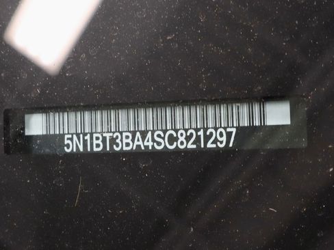 Certified 2025 Nissan Rogue SV FWD image 31
