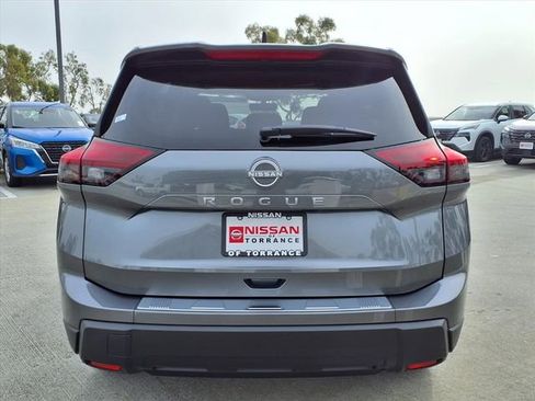New 2026 Nissan Rogue SV FWD image 9