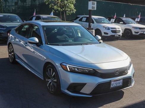 Used 2023 Honda Civic EX image 3
