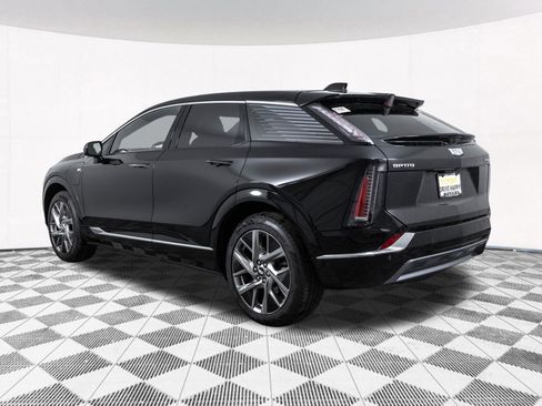 Used 2025 Cadillac Optiq Luxury 2 w/ LPO, Floor Liner Package AWD/4WD image 17