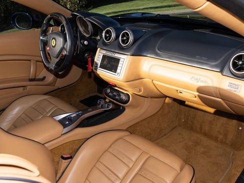 Used 2011 Ferrari California image 38