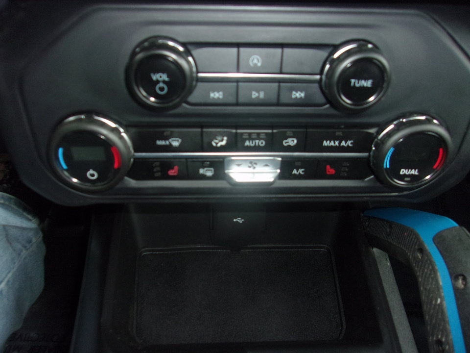 Used 2024 Ford Bronco Black Diamond AWD/4WD image 16