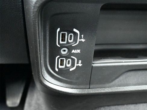 Used 2024 RAM 2500 Tradesman w/ Chrome Appearance Group image 19