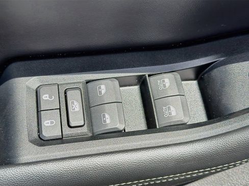 Used 2024 Jeep Grand Cherokee Limited w/ Black Appearance Package RWD image 22