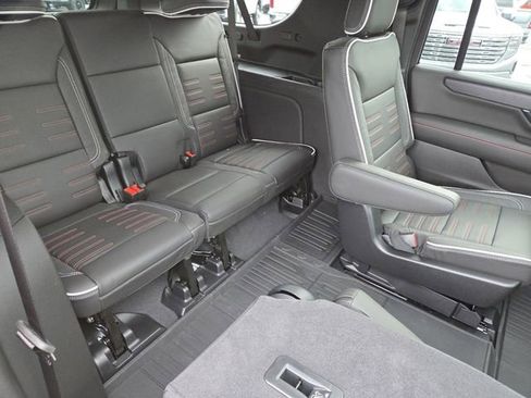 New 2026 GMC Yukon XL AT4 Ultimate w/ LPO, Illumination Package AWD/4WD image 32