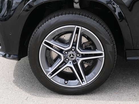 Used 2025 Mercedes-Benz GLS 450 4MATIC image 8