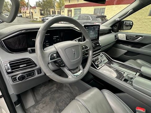 Used 2019 Lincoln Navigator L Reserve image 3