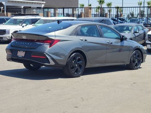 New 2026 Hyundai Elantra SEL Sport FWD image 4