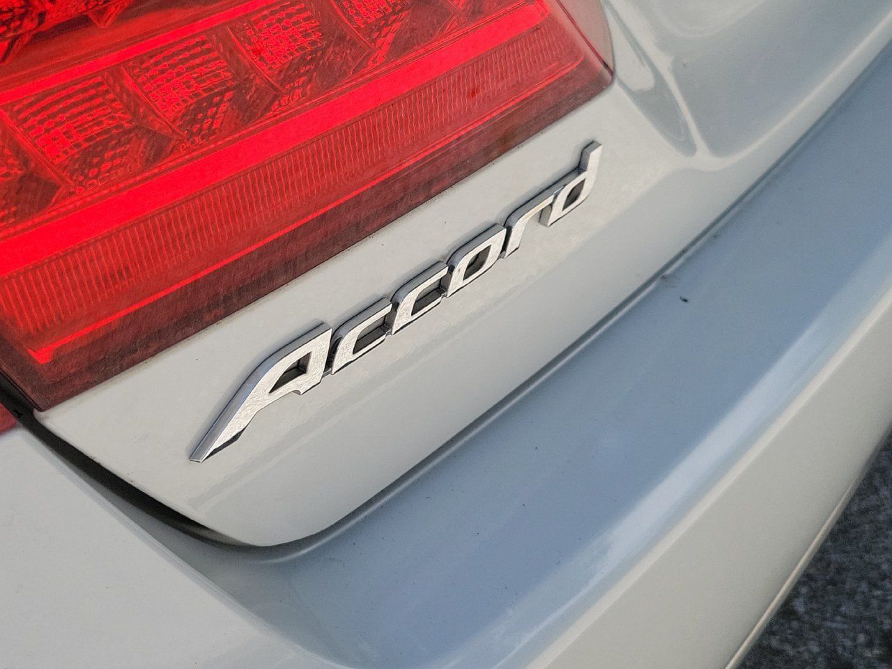 Used 2015 Honda Accord EX-L image 6