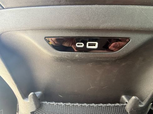 Used 2024 Chrysler Pacifica Touring-L FWD image 36