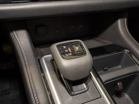 Certified 2024 Nissan Pathfinder SL image 18