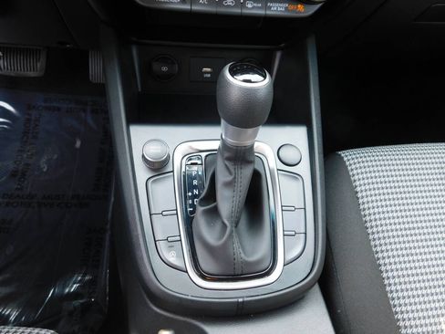 Used 2023 Hyundai Kona SE FWD image 15