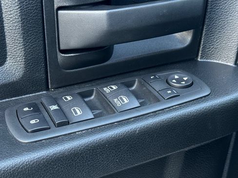 Used 2019 RAM 1500 Express AWD/4WD image 12