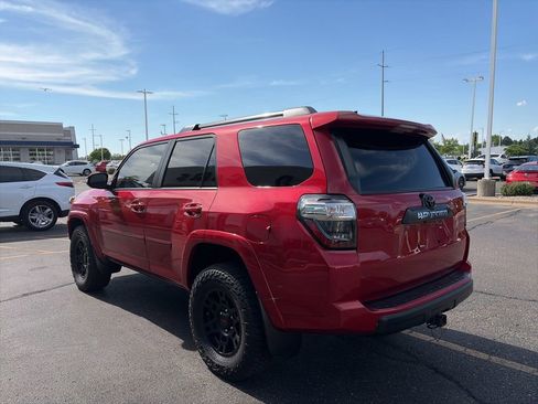 Used 2019 Toyota 4Runner TRD Off-Road Premium AWD/4WD image 6
