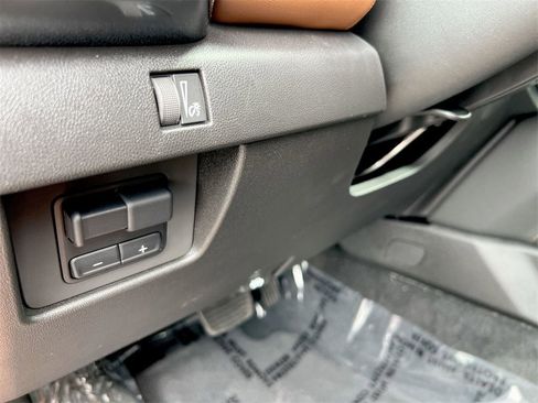 New 2025 GMC Canyon AT4 w/ Nightfall Edition image 16