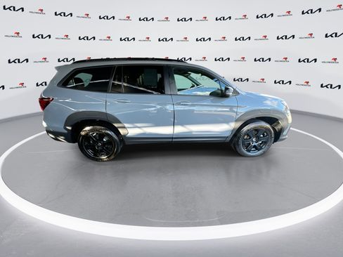 Used 2022 Honda Pilot TrailSport image 9