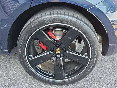 Used 2021 Porsche Macan GTS AWD/4WD image 35