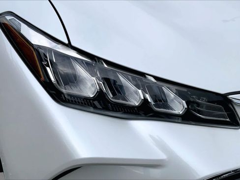 Used 2019 Toyota Avalon XLE w/ Moonroof Package FWD image 28