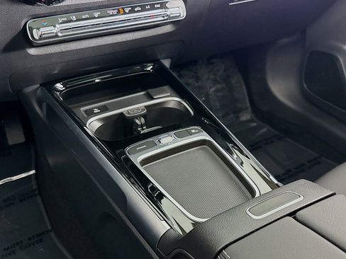 New 2026 Mercedes-Benz GLB 250 image 5