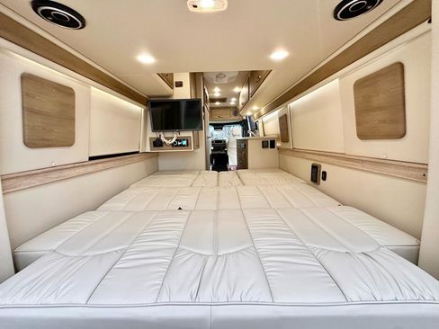 Used 2020 Mercedes-Benz Sprinter 3500 w/ Windows All Around Package image 37