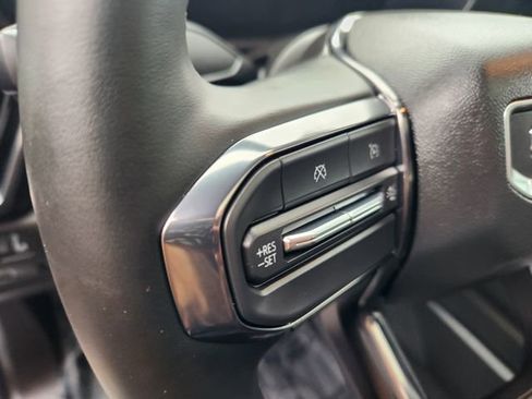 Used 2025 GMC Canyon AT4 w/ Technology Plus Package AWD/4WD image 23