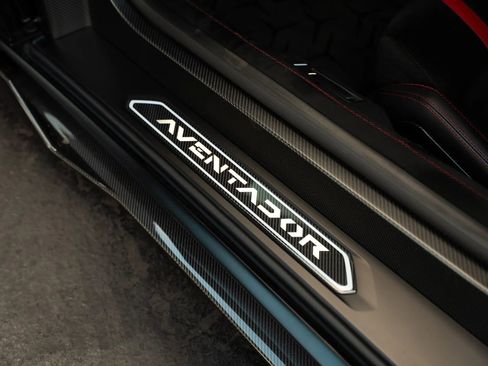 Used 2019 Lamborghini Aventador SVJ AWD/4WD image 44