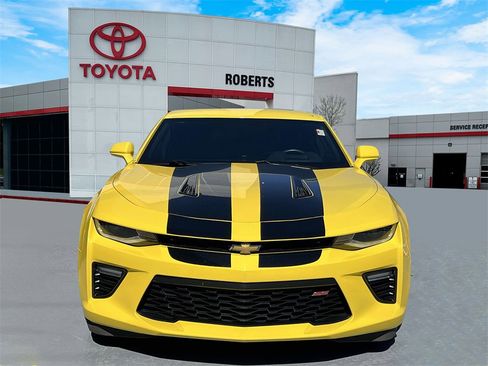 Used 2016 Chevrolet Camaro SS image 2