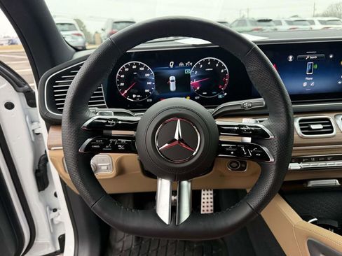 Certified 2026 Mercedes-Benz GLS 580 4MATIC image 17