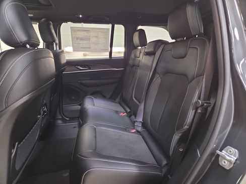 New 2026 Jeep Grand Cherokee Laredo image 24