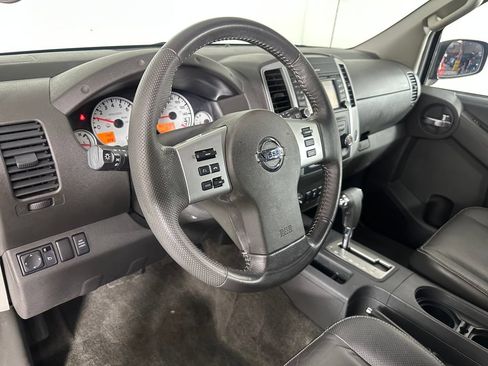 Used 2015 Nissan Xterra PRO-4X w/ Pro-4x Leather Package AWD/4WD image 9
