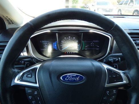Used 2017 Ford Fusion Titanium FWD image 30