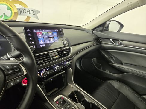 Used 2020 Honda Accord Touring image 25