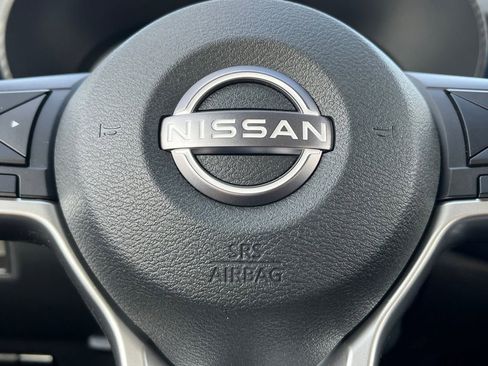 New 2025 Nissan Versa SV image 5