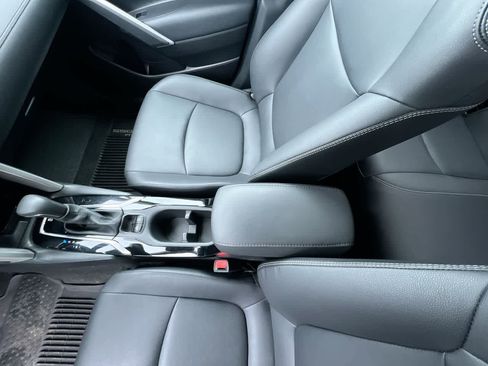 Used 2024 Toyota Corolla Cross XLE w/ Convenience Package image 21