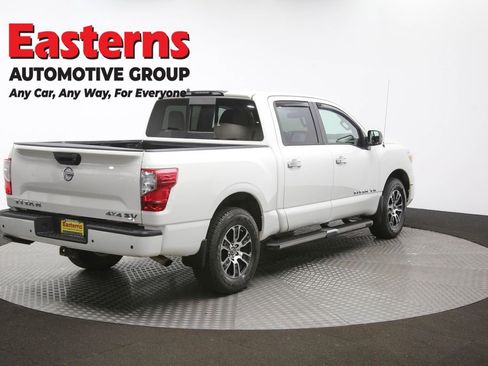 Used 2020 Nissan Titan SV w/ SV Convenience Package image 43