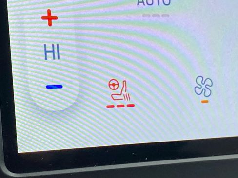 Certified 2024 Ford Edge Titanium w/ Equipment Group 301A image 17