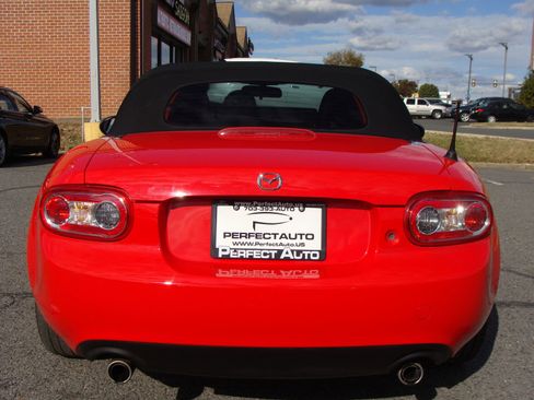 Used 2015 MAZDA MX-5 Miata Sport image 5
