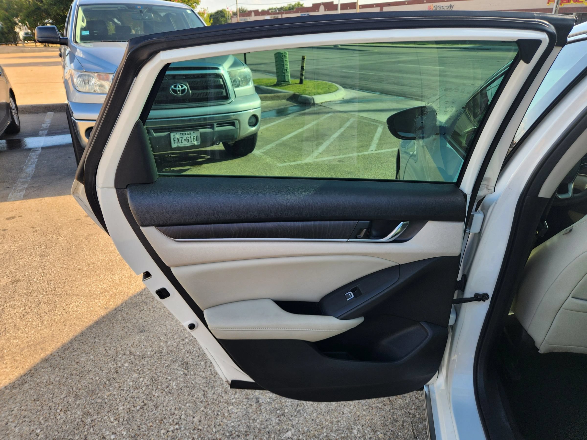Used 2018 Honda Accord EX-L image 11