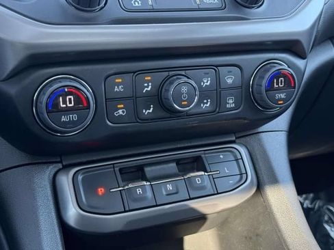 Used 2023 GMC Acadia AT4 w/ Technology Package AWD/4WD image 31
