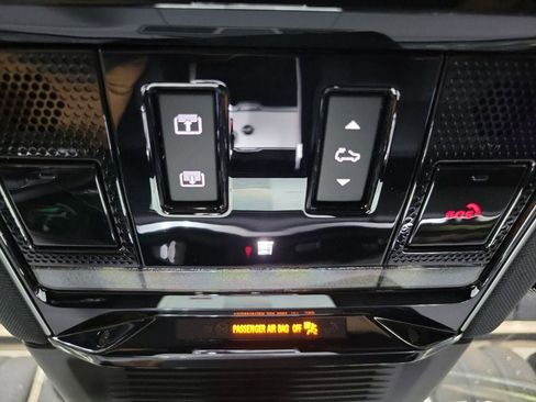 New 2025 Land Rover Range Rover SE image 21