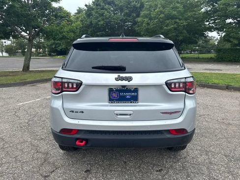 Used 2025 Jeep Compass Trailhawk AWD/4WD image 9