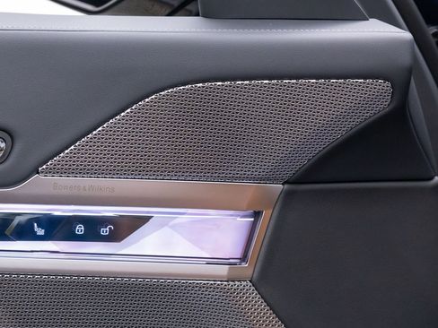 New 2026 BMW 740i xDrive w/ Premium Package image 15