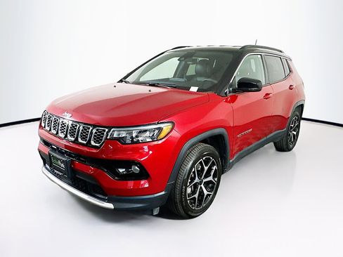 Used 2025 Jeep Compass Limited AWD/4WD image 3