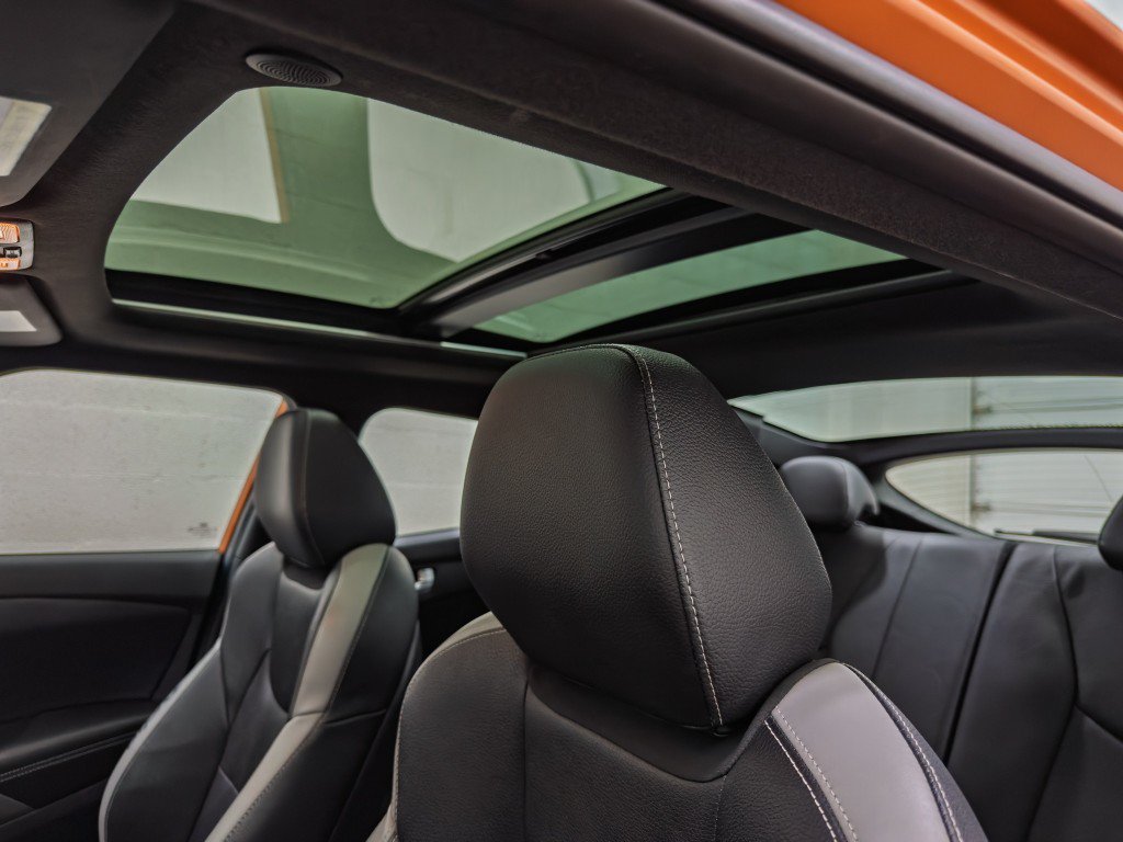 Used 2016 Hyundai Veloster Turbo w/ Option Group 04 FWD image 15