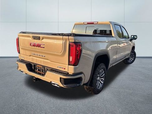 Used 2023 GMC Sierra 1500 AT4 w/ AT4 Preferred Package AWD/4WD image 4