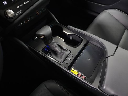 Certified 2024 Lexus ES 350 w/ Premium Package image 27