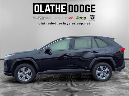 Used 2025 Toyota RAV4 LE image 17